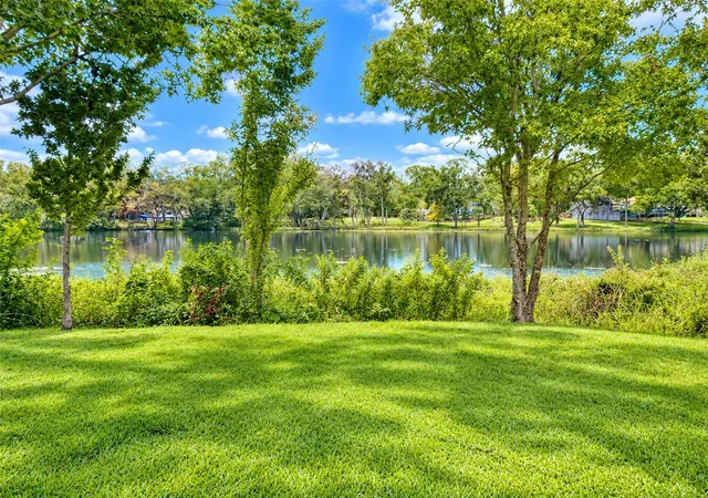 Listing Photo 4 - Condo for sale in building located at 11861 Raintree Dr, TEMPLE TERRACE, FL 33617 - Unit #65