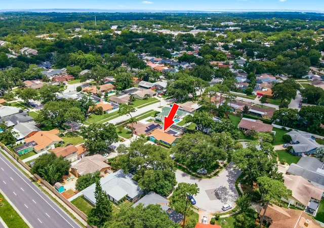 Photo 4 of Single family home for sale at 3047 Cascade Dr, Clearwater, FL 33761 | MLS# TB8530550 | Listing updated on 2026-10-22
