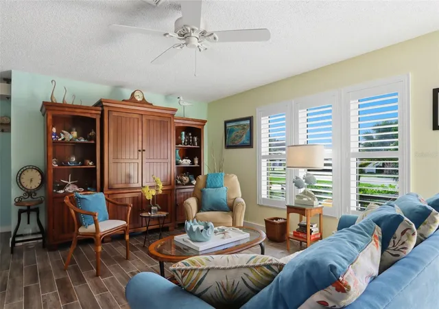 Listing Photo 4 - Condo for sale in building located at 510 Circlewood Dr, VENICE, FL 34293 - Unit #P1-2