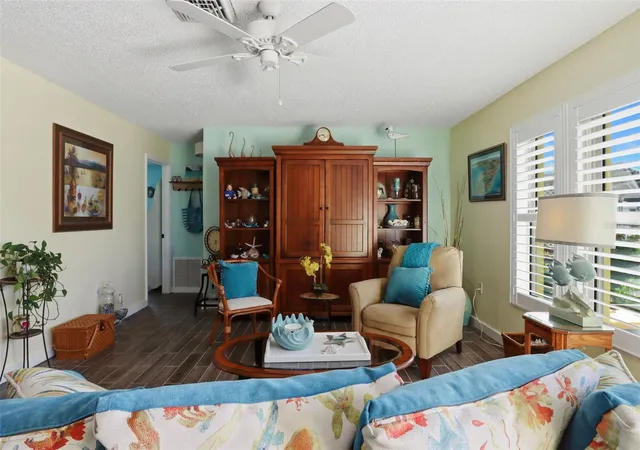 Listing Photo 5 - Condo for sale in building located at 510 Circlewood Dr, VENICE, FL 34293 - Unit #P1-2