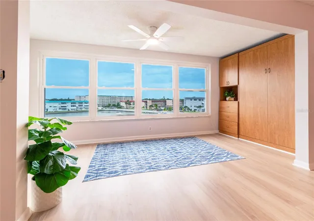Listing Photo 3 - Condo for sale in building located at 5925 Shore Blvd S, Gulfport, FL 33707 - Unit #405