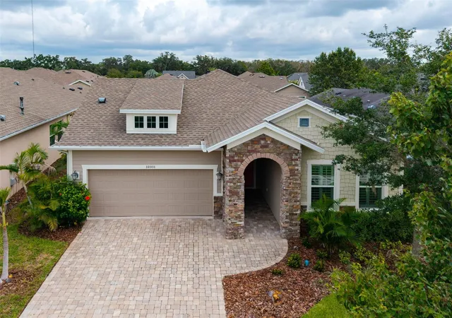 Photo 2 of Single family home for sale at 14008 Swallow Hl Dr, Lithia, FL 33547 | MLS# TB8530699 | Listing updated on 2026-09-27