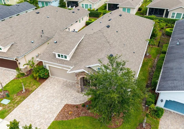 Photo 3 of Single family home for sale at 14008 Swallow Hl Dr, Lithia, FL 33547 | MLS# TB8530699 | Listing updated on 2026-09-27