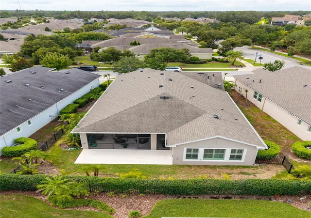 Photo 3 of Single family home for sale at 14008 Swallow Hl Dr, Lithia, FL 33547 | MLS# TB8530699 | Listing updated on 2026-09-27