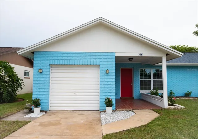 Photo 3 of Single family home for sale at 526 Dorset Cir, South Daytona, FL 32119 | MLS# FC320069 | Listing updated on 2026-09-13