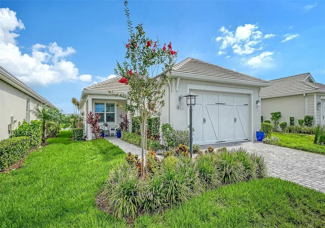 Photo 1 of Single family home for sale at 8152 Sternway Rd, Sarasota, FL 34240 | MLS# A4700508 | Listing updated on 2026-10-08