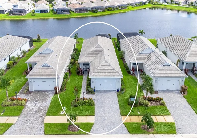 Photo 2 of Single family home for sale at 8152 Sternway Rd, Sarasota, FL 34240 | MLS# A4700508 | Listing updated on 2026-10-08