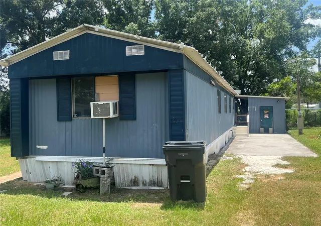 Photo 2 of Manufactured home for sale at 2536 Cannon St, Lakeland, FL 33815 | MLS# L4963632 | Listing updated on 2026-09-29