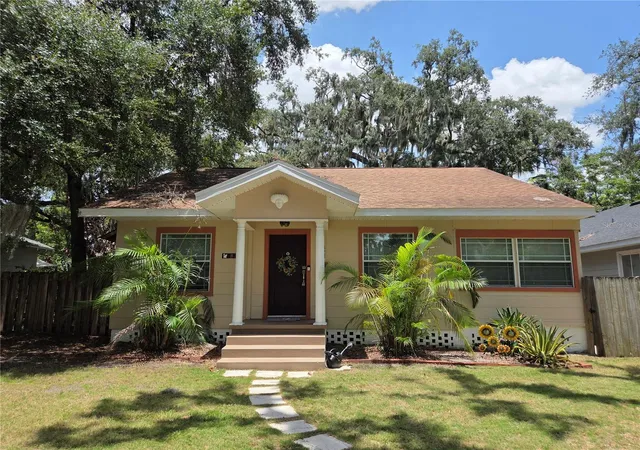 Photo 1 of Single family home for sale at 828 Osceola St, Lakeland, FL 33801 | MLS# L4963637 | Listing updated on 2026-09-30