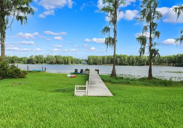 Photo 3 of Single family home for sale at 5167 Lakecastle Dr, Tampa, FL 33624 | MLS# TB8530952 | Listing updated on 2026-09-15