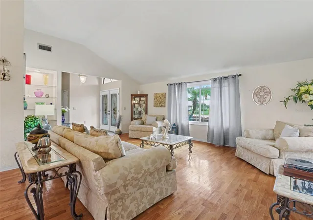 Photo 2 of Sale Pending at 2810 Winterset Park, Winter Haven, FL 33884 | MLS# TB8530999 | Listing updated on 2026-09-11