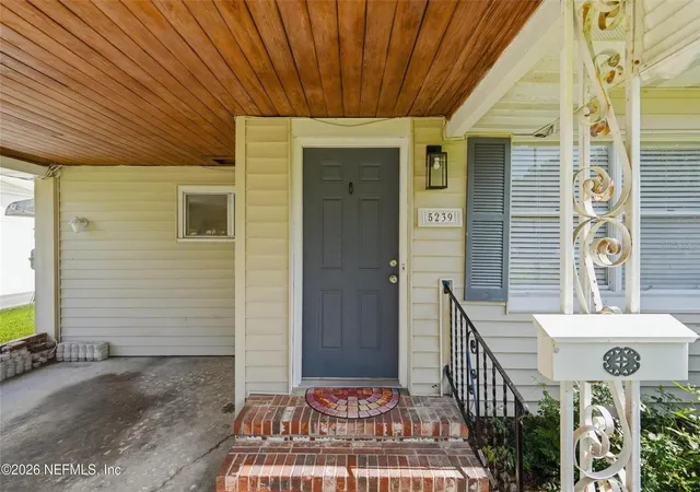 Photo 4 of Single family home for sale at 5239 Glenwood Ave, Jacksonville, FL 32205 | MLS# FC320090 | Listing updated on 2026-09-28