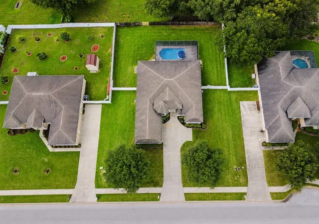 Photo 4 of Single family home for sale at 1939 Griffin Trl, Bartow, FL 33830 | MLS# L4963649 | Listing updated on 2026-10-25