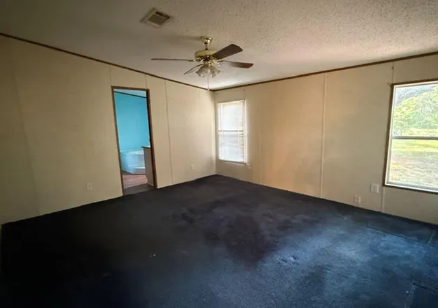 Photo 4 of Sale Pending at 18351 SE 62nd Place, Ocklawaha, FL 32179 | MLS# OM728887 | Listing updated on 2026-09-23