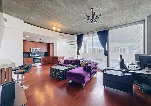 Photo 2 of Condo for sale at 155 S Court Ave #1009, Orlando, FL 32801 | MLS# O6426908 | Listing updated on 2026-10-08