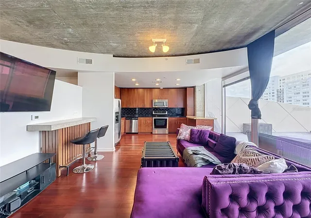 Photo 3 of Condo for sale at 155 S Court Ave #1009, Orlando, FL 32801 | MLS# O6426908 | Listing updated on 2026-10-08