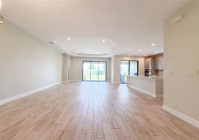 Photo 3 of Sale Pending at 4516 Crestpoint Way, Palmetto, FL 34221 | MLS# O6426932 | Listing updated on 2026-09-14