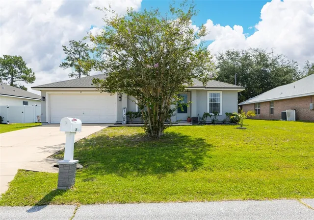 Photo 2 of Single family home for sale at 25 Rockingham Ln, Palm Coast, FL 32164 | MLS# FC320108 | Listing updated on 2026-09-11