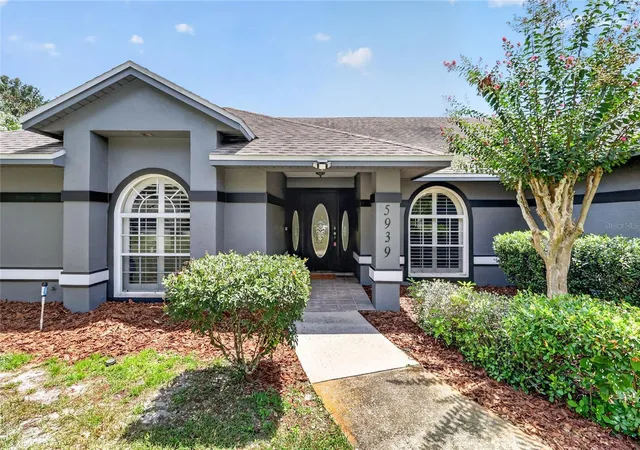 Photo 4 of Single family home for sale at 5939 Windwood Dr, Lakeland, FL 33813 | MLS# L4963670 | Listing updated on 2026-09-12