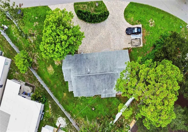 Photo 3 of Single family home for sale at 1909 Buccaneer Dr, Sarasota, FL 34231 | MLS# A4700673 | Listing updated on 2026-09-10