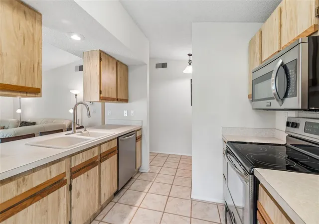 Photo 3 of Single family home for sale at 10305 Turkey Oak Dr, New Port Richey, FL 34654 | MLS# W7887856 | Listing updated on 2026-10-03