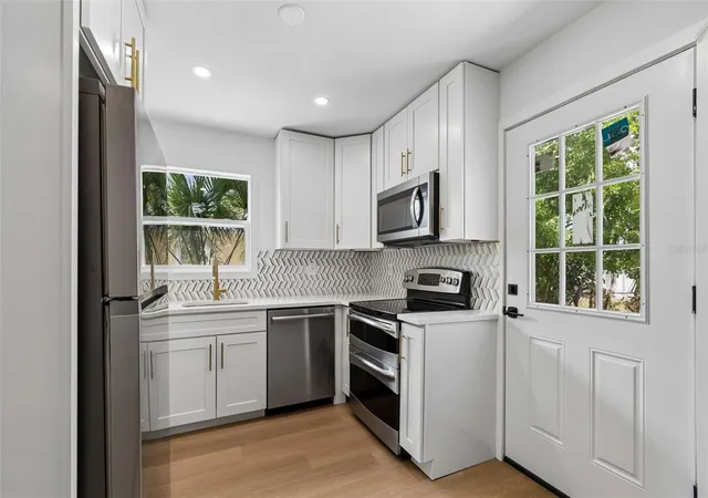Photo 2 of Single family home for sale at 517 Hampton Ave Ne, Saint Petersburg, FL 33703 | MLS# TB8531460 | Listing updated on 2026-09-15