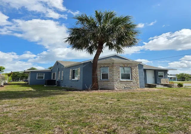 Photo 1 of Single family home for sale at 303 W 5th Street, Lakeland, FL 33805 | MLS# TB8531497 | Listing updated on 2026-09-15