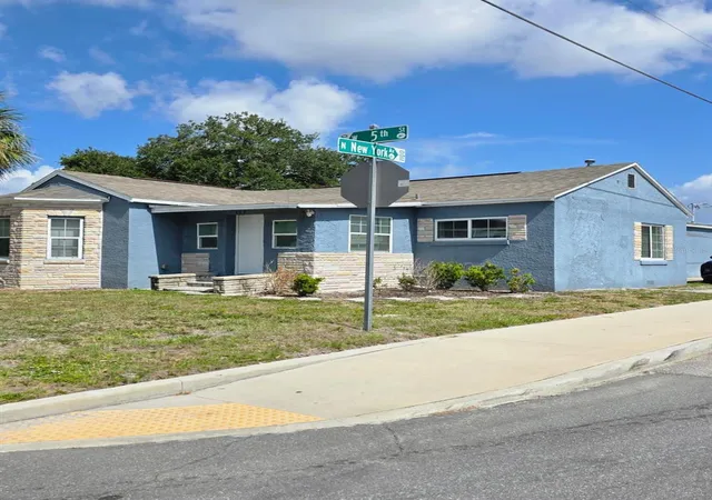 Photo 2 of Single family home for sale at 303 W 5th Street, Lakeland, FL 33805 | MLS# TB8531497 | Listing updated on 2026-09-15