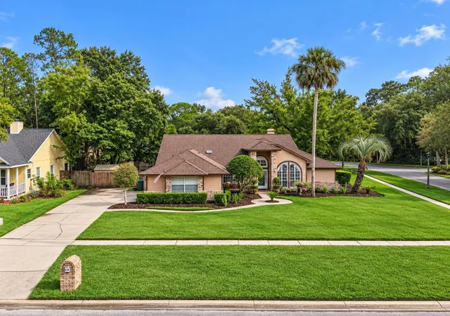 Photo 1 of Single family home for sale at 674 Vistawilla Dr, Winter Springs, FL 32708 | MLS# O6427165 | Listing updated on 2026-09-22