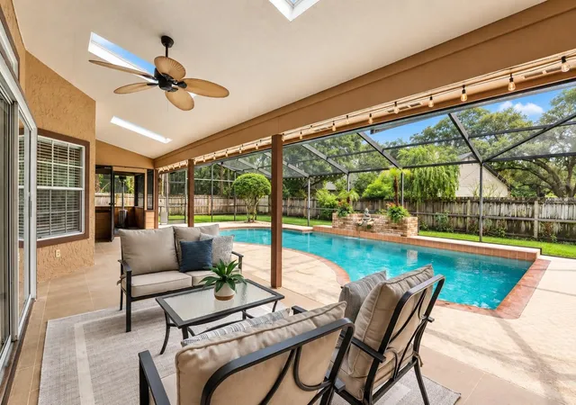 Photo 4 of Single family home for sale at 674 Vistawilla Dr, Winter Springs, FL 32708 | MLS# O6427165 | Listing updated on 2026-09-22