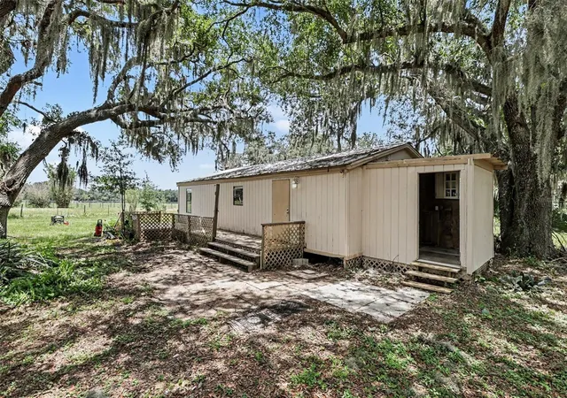Photo 1 of Manufactured home for sale at 10239 Lyons Ave, Lithia, FL 33547 | MLS# TB8531598 | Listing updated on 2026-10-04