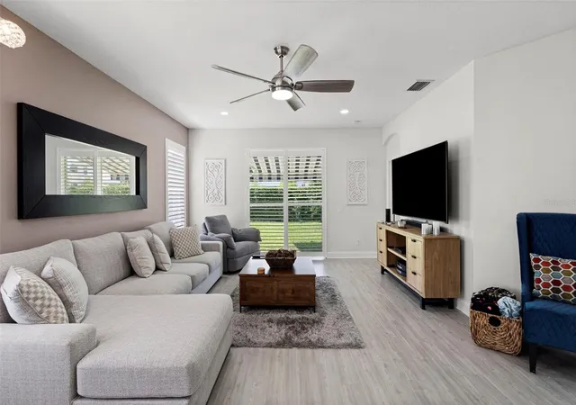 Photo 3 of House for sale at 10818 Ashford Oaks Dr, Tampa, FL 33625 | MLS# TB8531750 | Listing updated on 2026-09-24