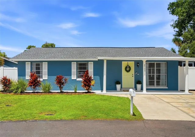 Photo 1 of Single family home for sale at 8704 Marlin Ct, Tampa, FL 33634 | MLS# TB8531776 | Listing updated on 2026-09-27