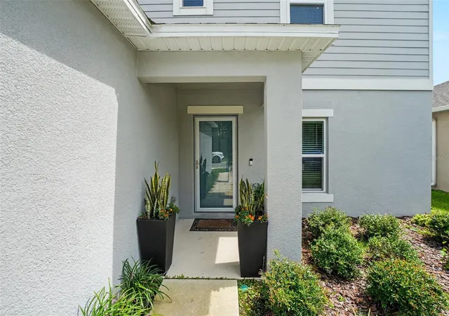 Photo 2 of Single family home for sale at 2051 Rosewood Cir, Lakeland, FL 33810 | MLS# TB8531829 | Listing updated on 2026-10-24