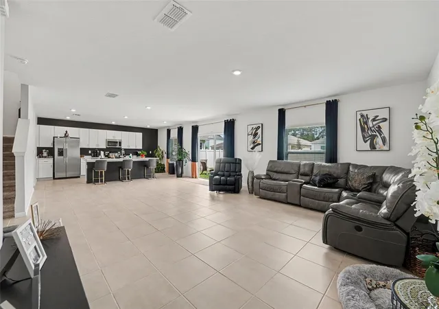 Photo 4 of Single family home for sale at 2051 Rosewood Cir, Lakeland, FL 33810 | MLS# TB8531829 | Listing updated on 2026-10-24