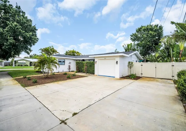 Photo 4 of Single family home for sale at 3361 59th Street N, Saint Petersburg, FL 33710 | MLS# TB8532112 | Listing updated on 2026-09-12