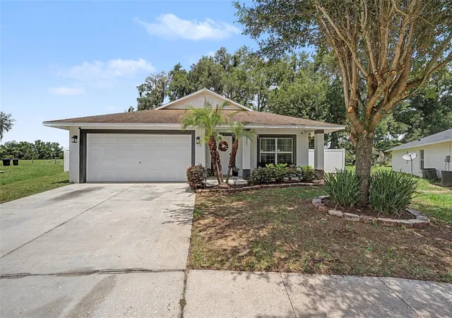 Photo 3 of Single family home for sale at 15373 Callista Ln, Dade City, FL 33523 | MLS# W7887926 | Listing updated on 2026-09-26