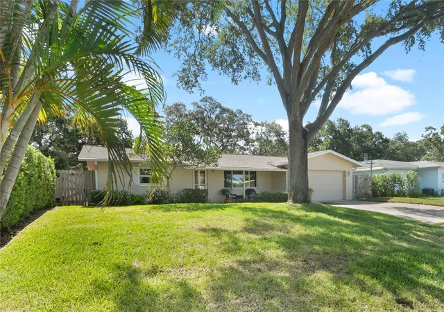 Photo 2 of Single family home for sale at 1707 Ridgeway Dr, Clearwater, FL 33755 | MLS# TB8532176 | Listing updated on 2026-09-12