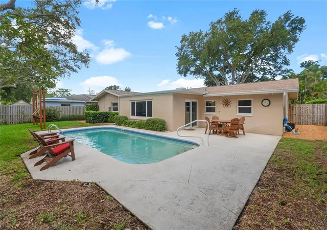 Photo 3 of Single family home for sale at 1707 Ridgeway Dr, Clearwater, FL 33755 | MLS# TB8532176 | Listing updated on 2026-09-12