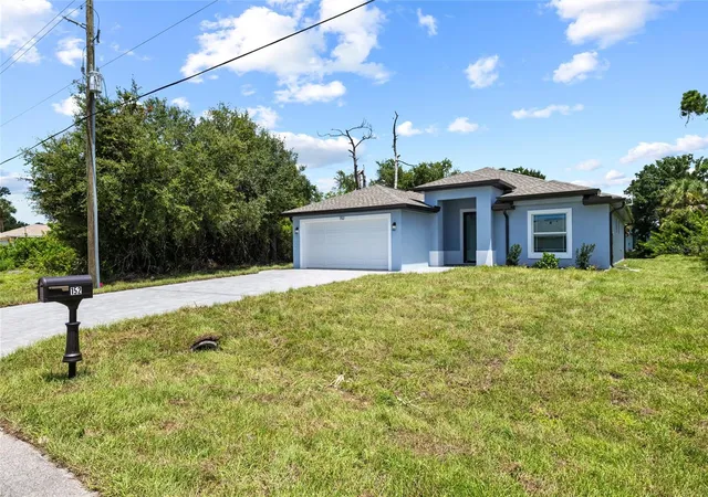 Photo 3 of Single family home for sale at 152 Albatross Rd, Rotonda West, FL 33947 | MLS# A4700887 | Listing updated on 2026-10-04