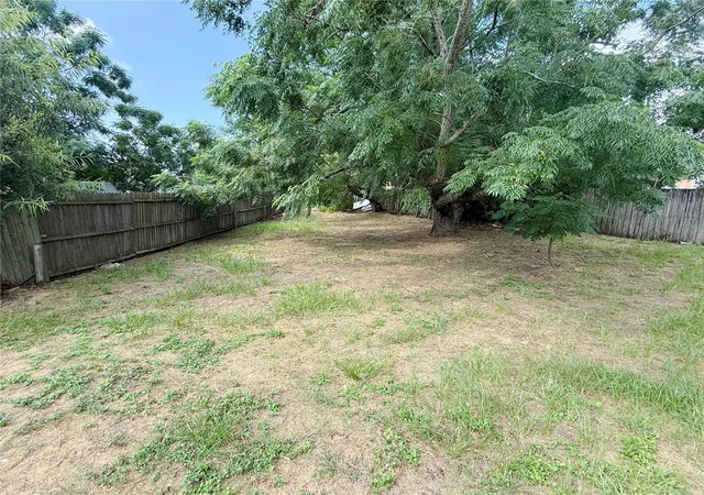 Photo 4 of Sale Pending at 7425 Villas Oak Ct, Orlando, FL 32835 | MLS# O6427706 | Listing updated on 2026-09-11