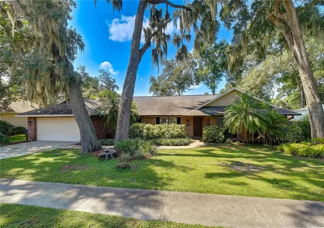 Photo 1 of Single family home for sale at 1101 Oakridge Manor Dr, Brandon, FL 33511 | MLS# TB8532229 | Listing updated on 2026-10-20