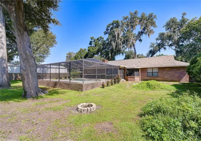 Photo 3 of Single family home for sale at 1101 Oakridge Manor Dr, Brandon, FL 33511 | MLS# TB8532229 | Listing updated on 2026-10-20