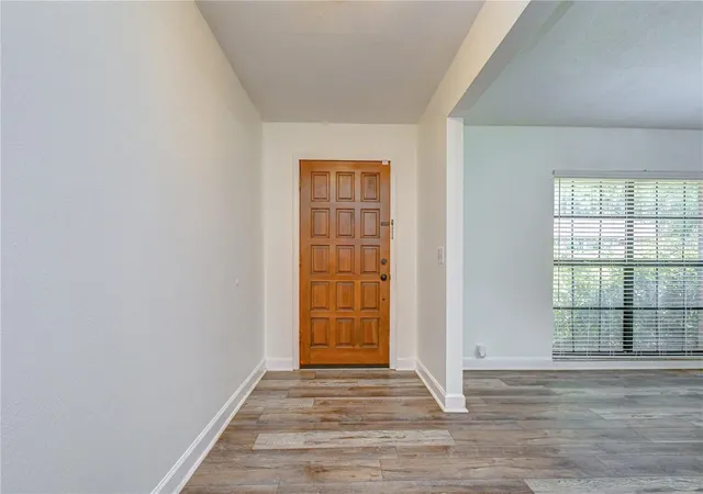 Photo 3 of Single family home for sale at 1101 Oakridge Manor Dr, Brandon, FL 33511 | MLS# TB8532229 | Listing updated on 2026-10-20