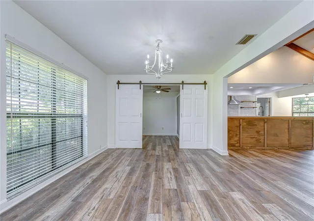 Photo 4 of Single family home for sale at 1101 Oakridge Manor Dr, Brandon, FL 33511 | MLS# TB8532229 | Listing updated on 2026-10-20