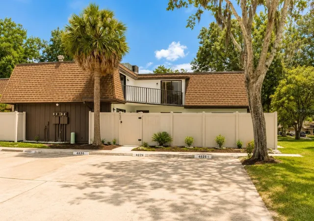 Photo 1 of Townhouse for sale at 4030 Shannon Brown Dr, Orlando, FL 32808 | MLS# O6427730 | Listing updated on 2026-10-19
