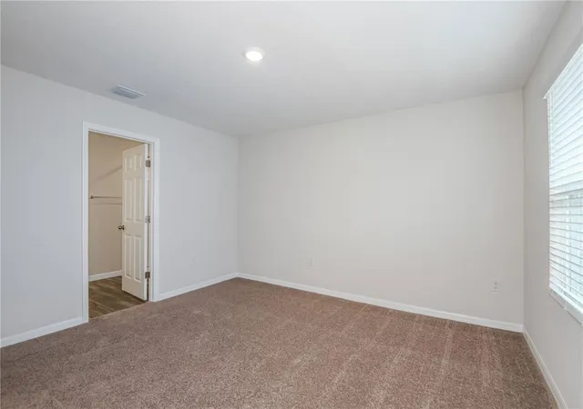 Photo 4 of Single family home for sale at 9892 Pelican Coast Dr, Dade City, FL 33525 | MLS# TB8532277 | Listing updated on 2026-10-06