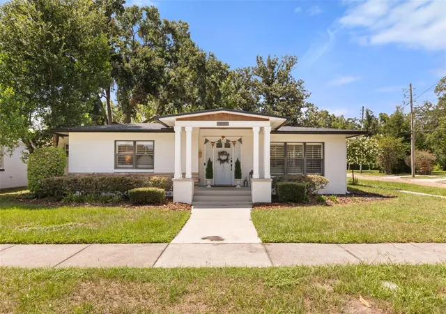 Photo 2 of Single family home for sale at 934 Boardman St, Orlando, FL 32804 | MLS# O6427764 | Listing updated on 2026-10-07