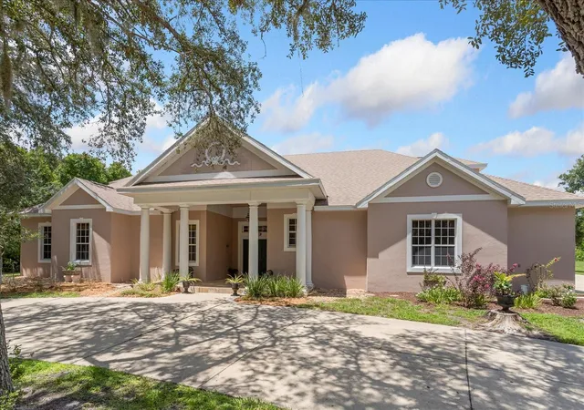 Photo 2 of Single family home for sale at 180 River Oaks Cir, Sanford, FL 32771 | MLS# O6427808 | Listing updated on 2026-10-03