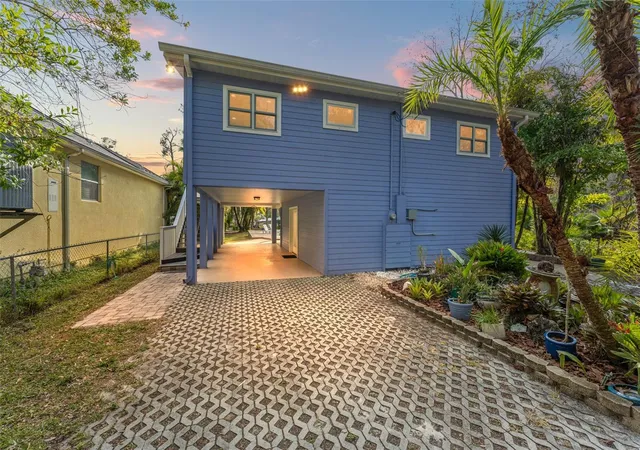 Photo 1 of Single family home for sale at 906 W Henry Ave, Tampa, FL 33604 | MLS# TB8532355 | Listing updated on 2026-09-27